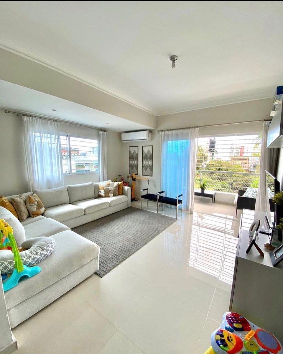 ALQUILO APARTAMENTO EN EVARISTO MORALES VACIO en República Dominicana