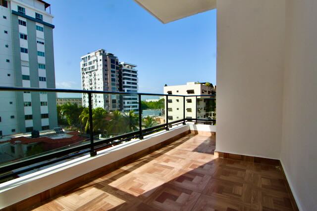 ALQUILO APARTAMENTO EN NACO en República Dominicana