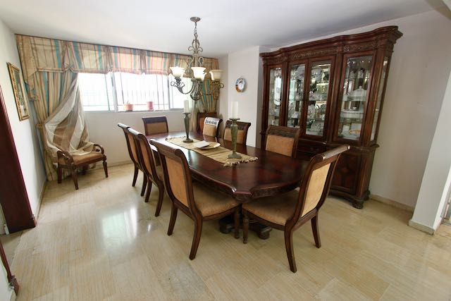 VENDO PENTHOUSE EN NACO DE TRES NIVELES en República Dominicana