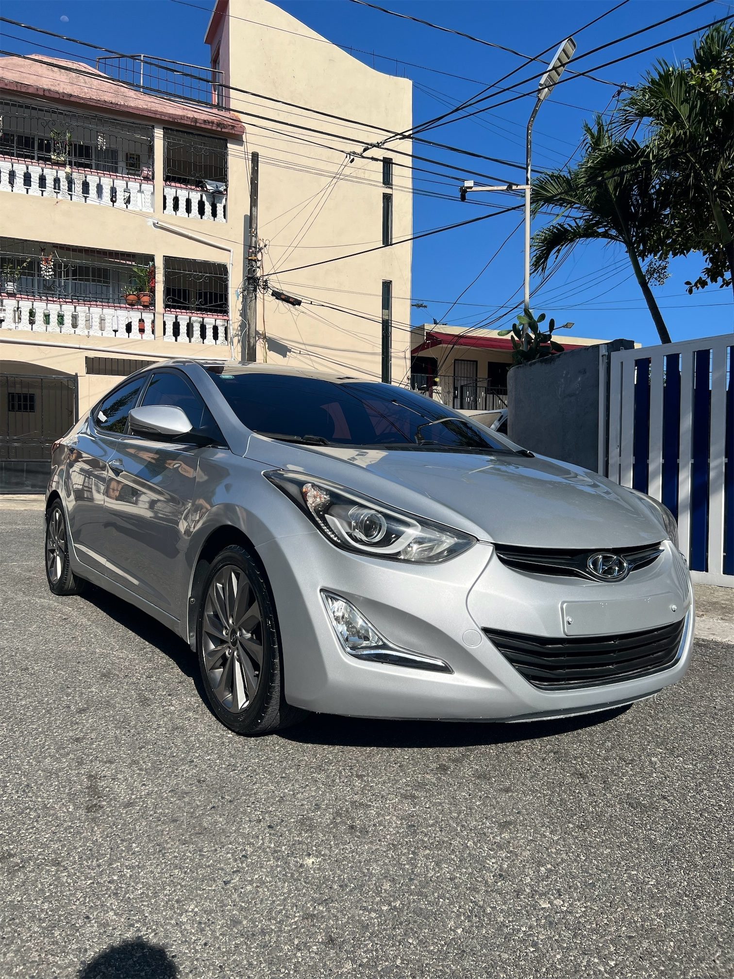 SE VENDE HYUNDAI AVANTE 2014 GLP FULL