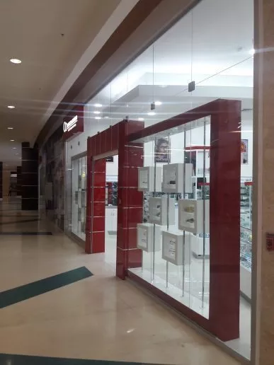 Puertas Flotantes Comerciales De Cristal Y Aluminio