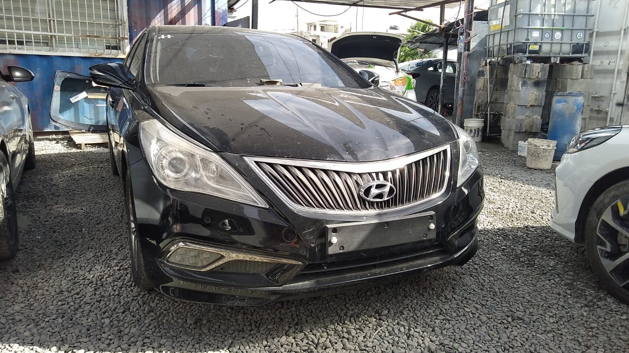 GRANDEUR 2017 NEGRODESDE: RD$ 670,100.00