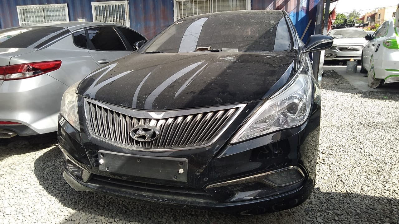 GRANDEUR 2017 NEGRODESDE: RD$ 670,100.00