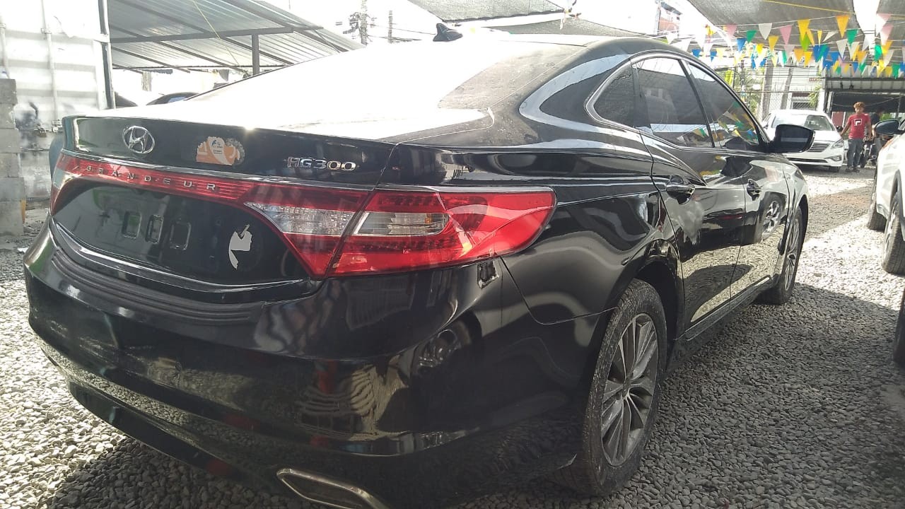 GRANDEUR 2017 NEGRODESDE: RD$ 670,100.00