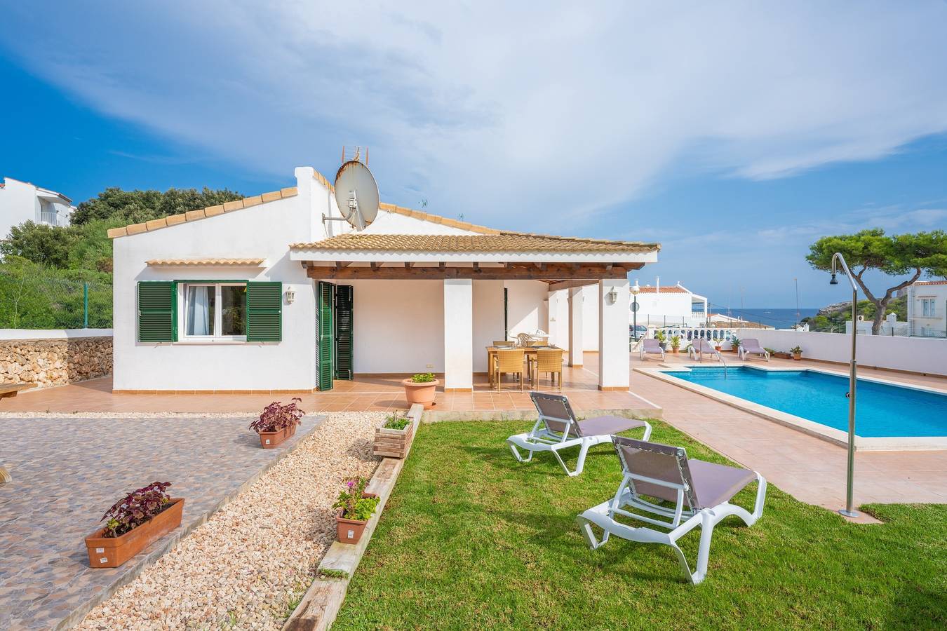 Paraíso en la playa: villa acogedora con vistas al mar