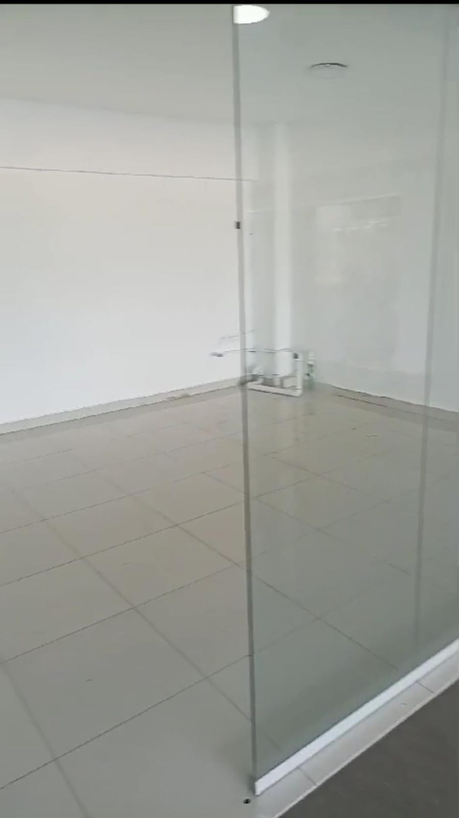 Local Comercial en Alquiler En la Autopista San Isidro, Santo Domingo Este.