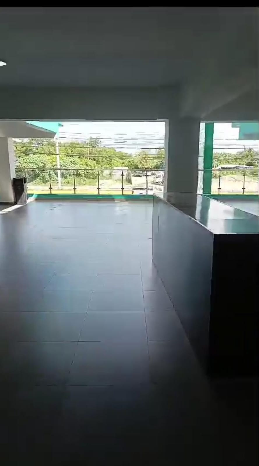 Local Comercial en Alquiler En la Autopista San Isidro, Santo Domingo Este.
