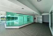 Locales Comerciales en Venta, en Alma Rosa II.