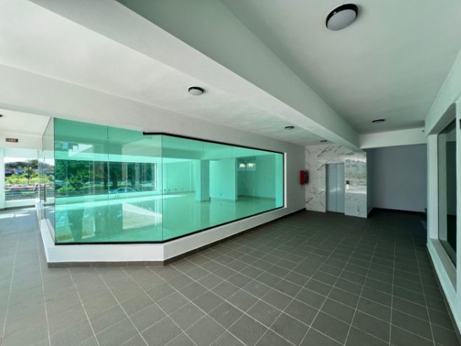 Locales Comerciales en Venta, en Alma Rosa II.