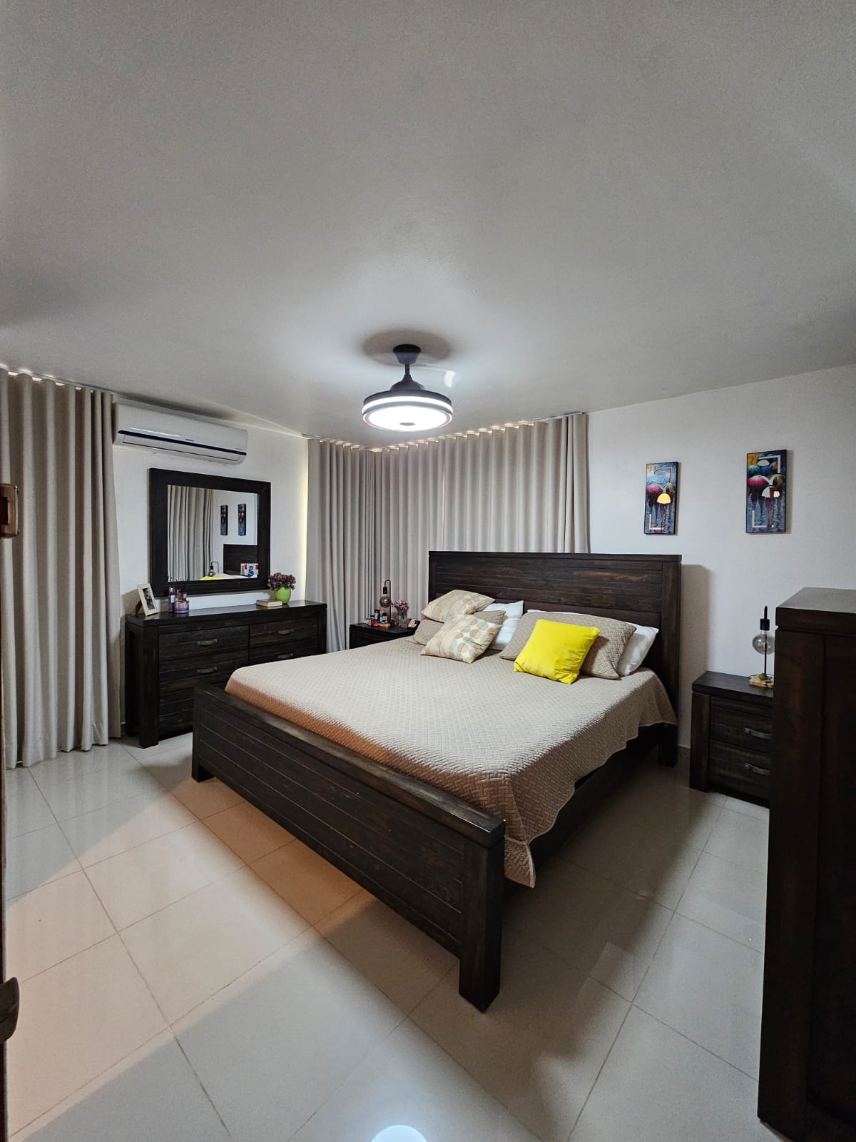 Casa en Venta de 2 niveles en Prado Oriental, Autopista de San Isidro, Santo Domingo Este.