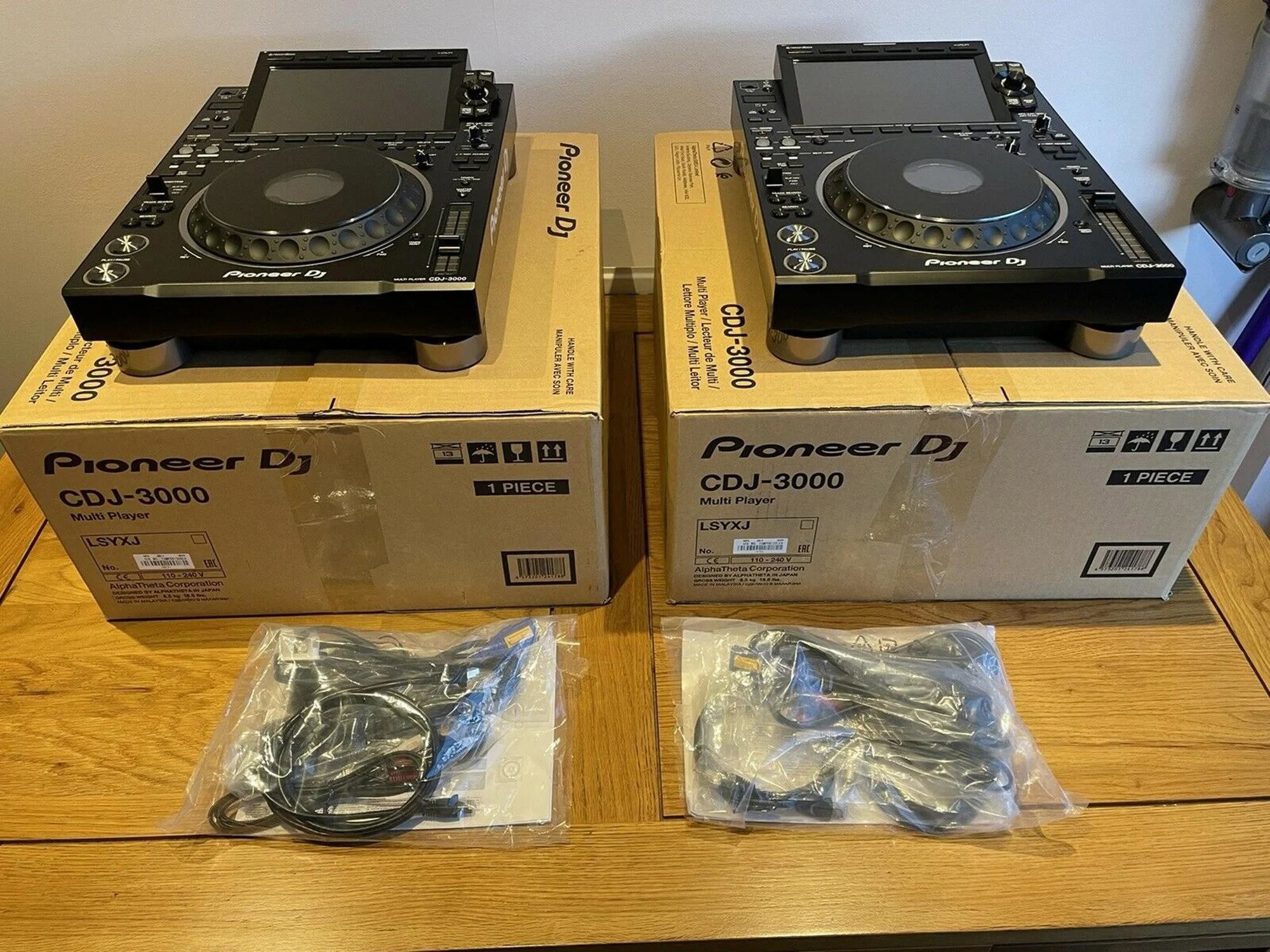 Pioneer DJ OPUS-QUAD, Pioneer DJ XDJ-RX3, Pioneer XDJ-XZ, Pioneer DJ DDJ-FLX10, Pioneer DDJ-1000, Pioneer DDJ-1000SRT, Pioneer DJ DDJ-REV7, Pioneer CDJ-3000, Pioneer DJ DJM-A9, Pioneer CDJ-2000NXS2, Pioneer DJM-900NXS2, Pioneer DJ DJM-V10-LF , Pioneer DJ DJM-S11, Pioneer CDJ-TOUR1 , Pioneer DJM-TOUR1 , Denon DJ Prime 4+ , Allen & Heath Xone:96, MODEL 1 PLAYdifferently , Rane Fou