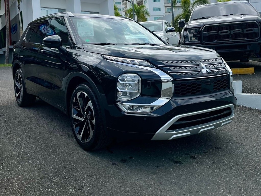 Mitsubishi Outlander Del Año, Nuevecita Y De Paquete, Esperandote En El Dealer!!