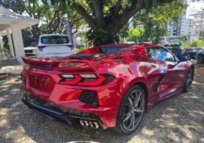 carros.charlies.dealer.chevrolet.corvette.stingray.2022.us110000.roja_.1-1