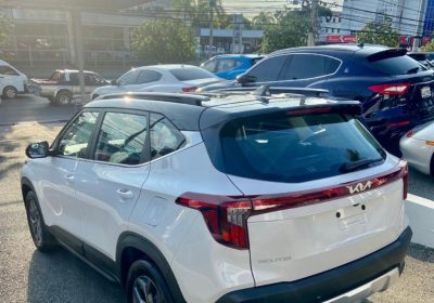 carros.charlies.dealer.kia_.seltos.2026.blanca.us28490.4