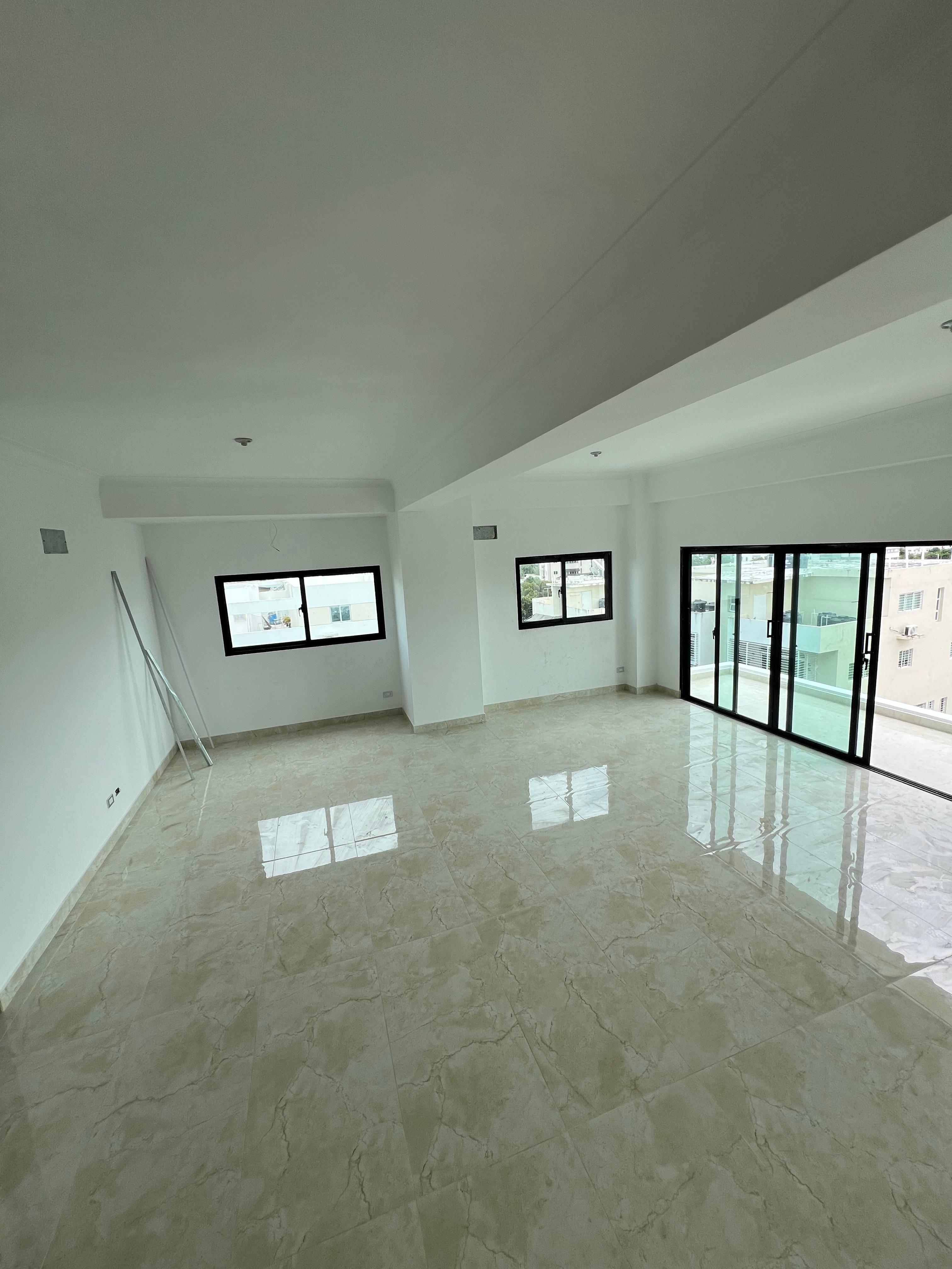 Apartamento en venta 1 Habitación en Miraflores, cerca de la Universidad Unibe en República Dominicana